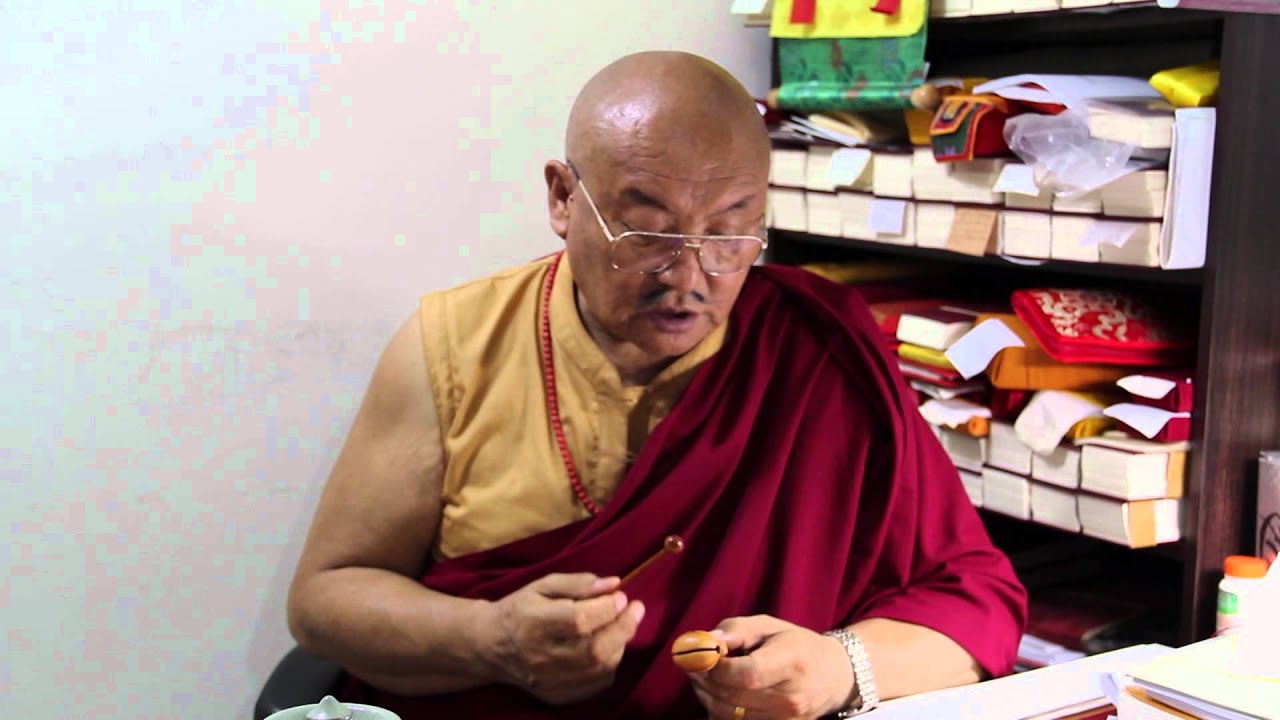 Most Ven. Lamkyen Gyalpo Rinpoche demonstrated recite the Ushnisha Vijaya Dharani