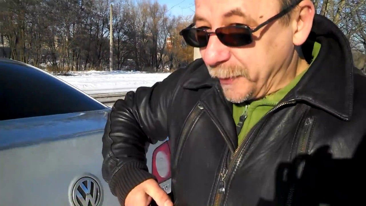 Почему не открывается лючок бензобака Passat B6; B7