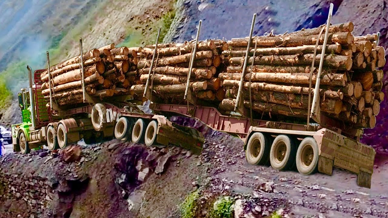 Dangerous Idiot Fastest Chainsaw Truck Driver skill, Biggest Logging Wood Truck Fails Equipment