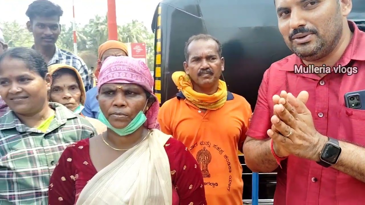 Madhur Temple ಬ್ರಹ್ಮಕಲಶೋತ್ಸವ ಶ್ರಮದಾನ, ವೇದಿಕೆ ಚಪ್ಪರದ ನಿರ್ಮಾಣ #mulleriavlogs #madhur #temple #kerala