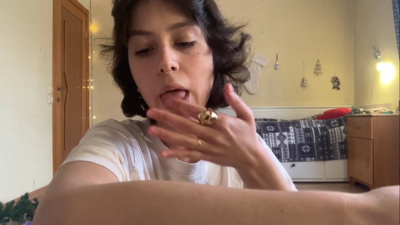 непредсказуемое личное внимание, ASMR — что-то попало в глаз, рисование слюной, измерение