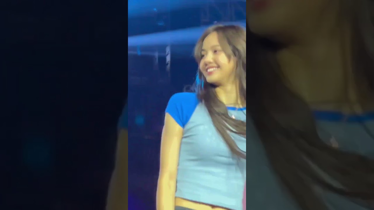 Lisa's reaction when a blink gave lisa 'Yadom' at concert 😂👀  #Shorts #lisa #blink