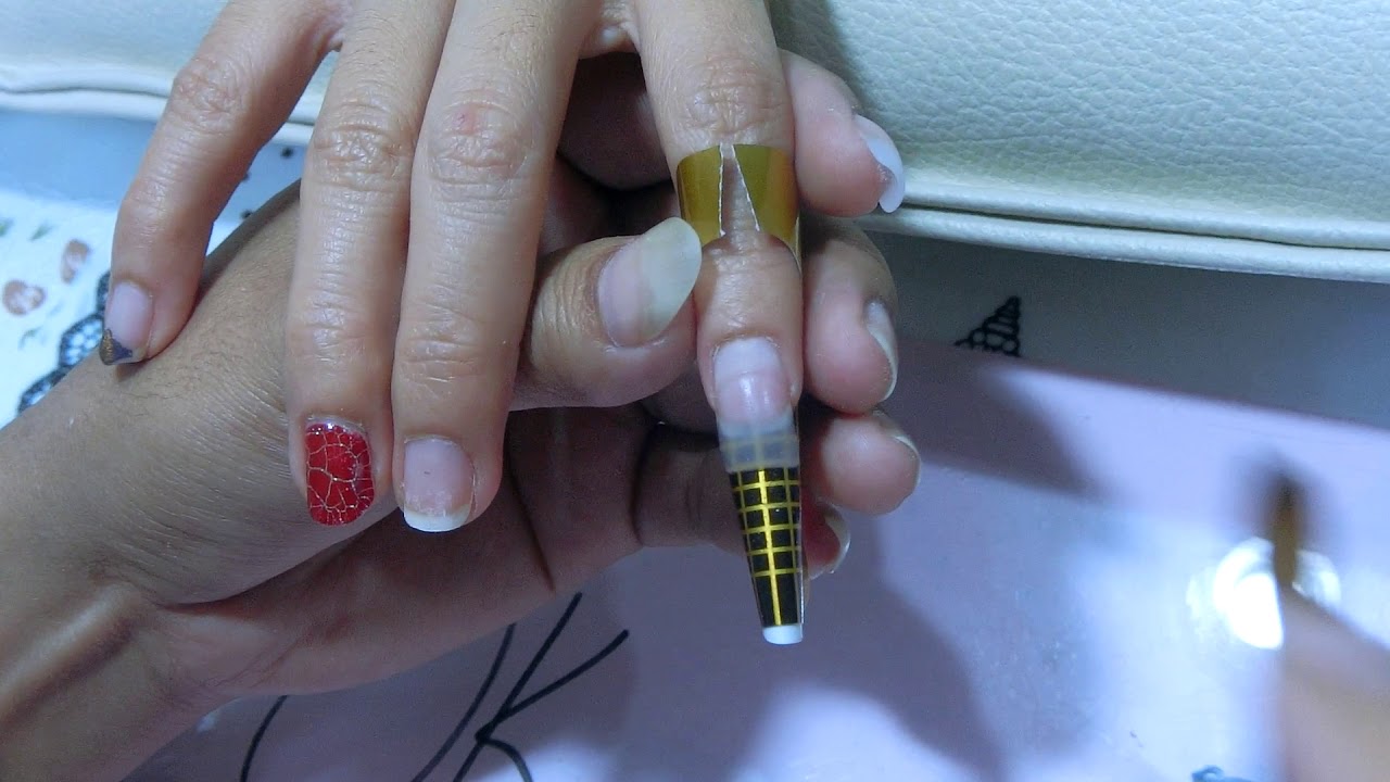 สอนต่อเล็บอะคิลิก
