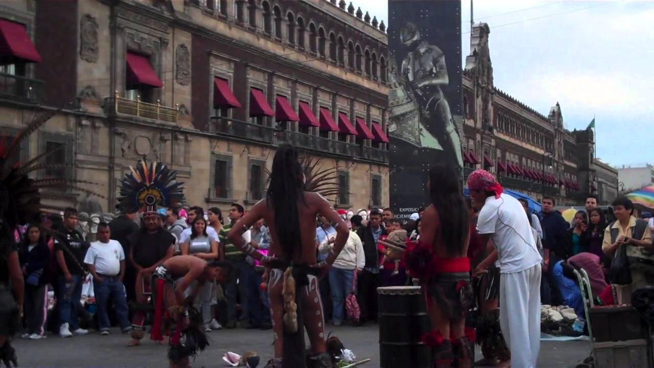 El Z&oacute;calo Square - INDIAN DANCE RITUAL - Mexico City