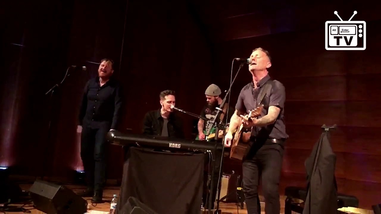 Dave Hause feat Tim Hause feat Northcote - Hold Out Your Hand (Live @ Laeiszhalle Hamburg, 31.01.20)