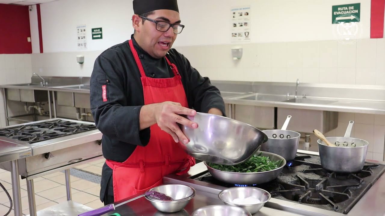 COCINANDO HUEVOS POCHE A LA FLORENTINA
