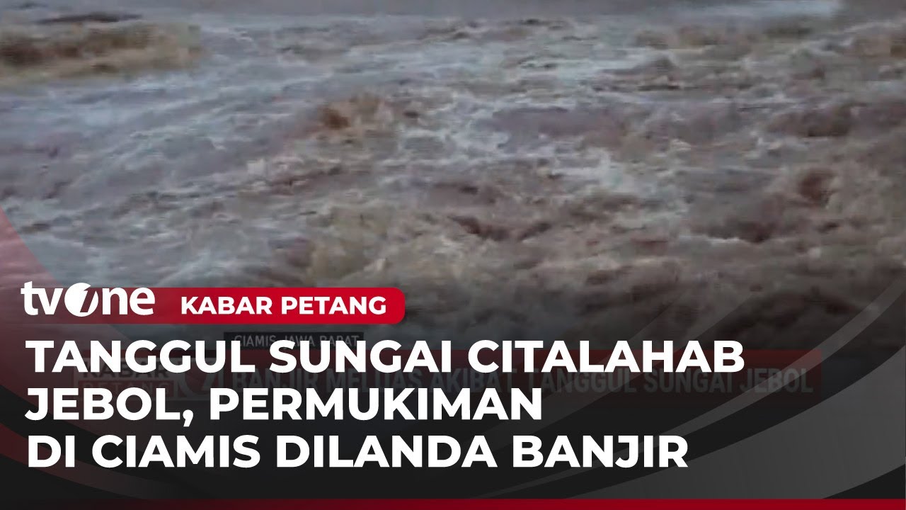 Tim SAR Evakuasi Lansia Terjebak Banjir Pakai Perahu Karet | Kabar Petang