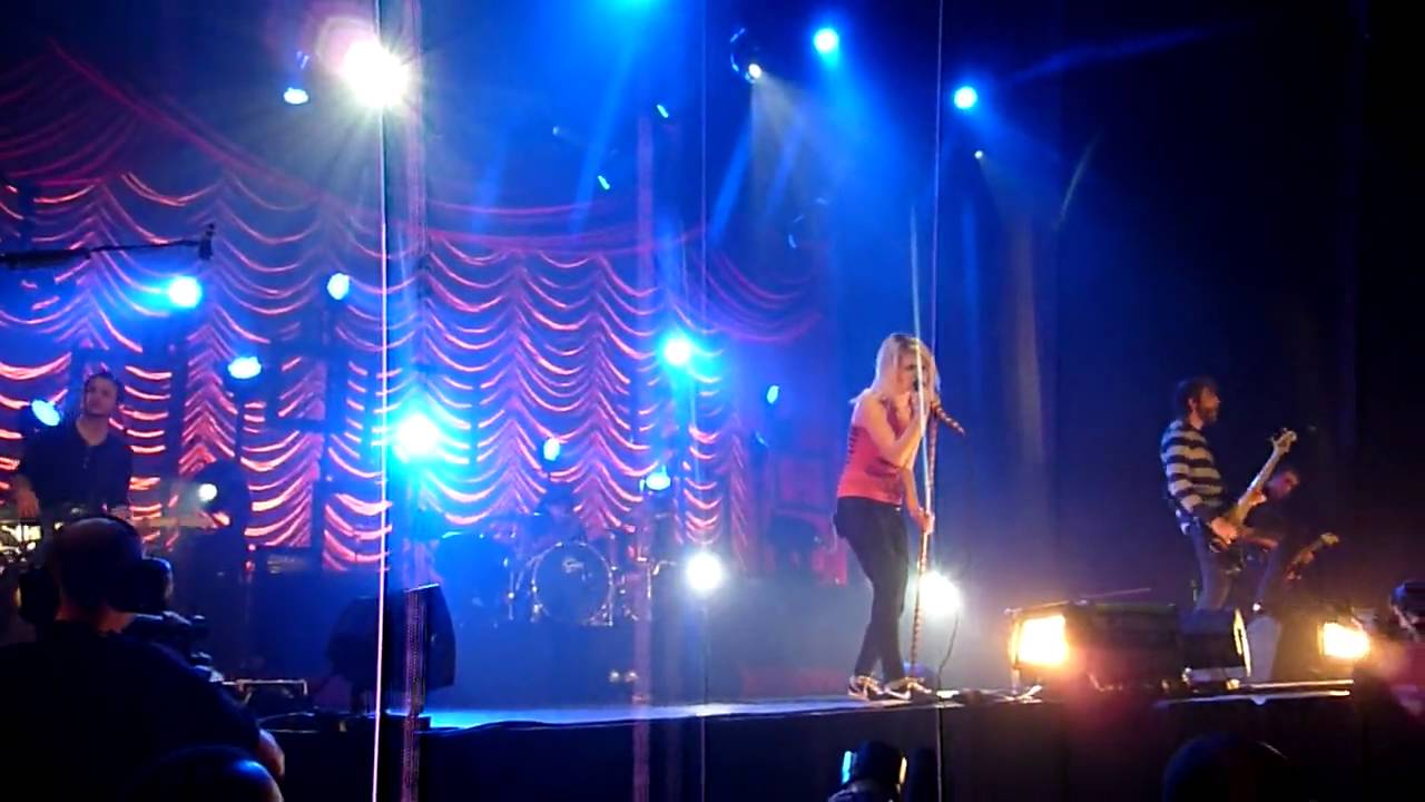 Paramore - Careful HD (London Wembley Arena 18/12/2009)