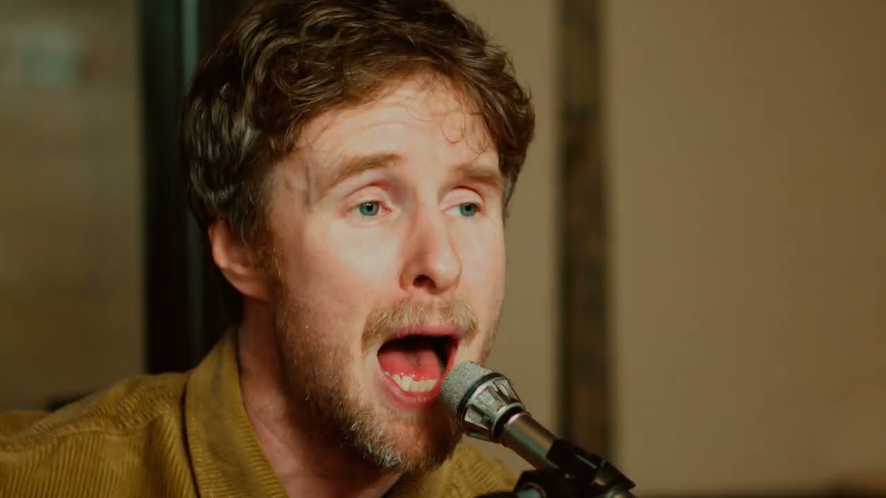 FINNIAN - Travelling (Official Video)