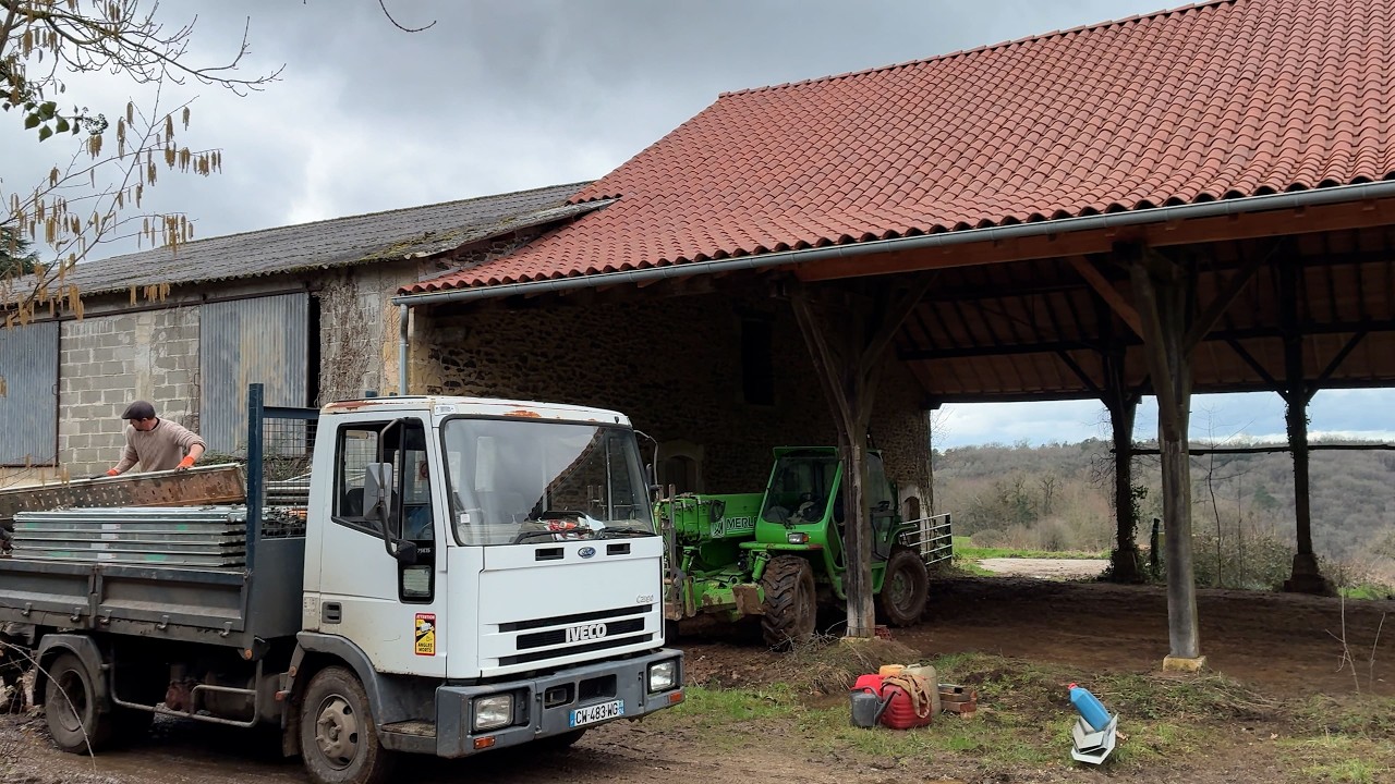 Finishing the Carriage House Lintel & Fare well to the Roofers | Ch&acirc;teau de Razac