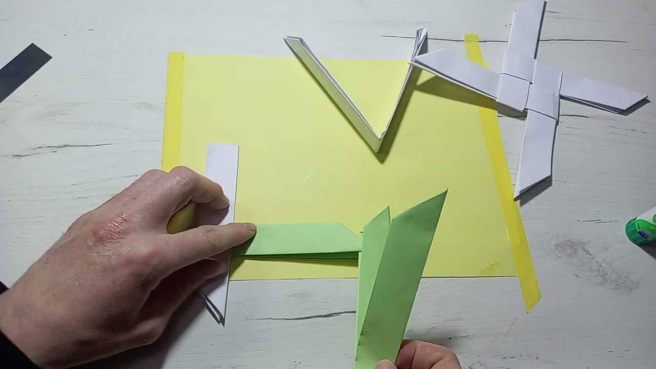 How to make a paper boомеrang 