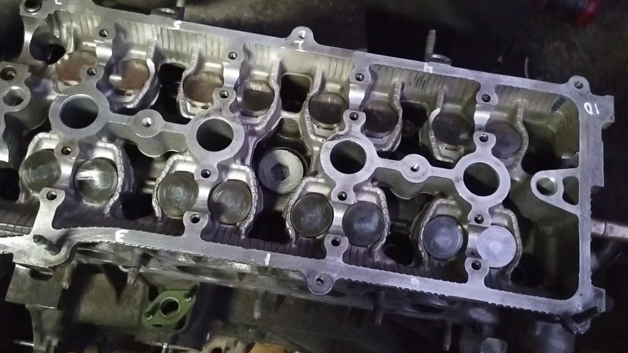 cómo torquear la culata de un motor Toyota 2AZ