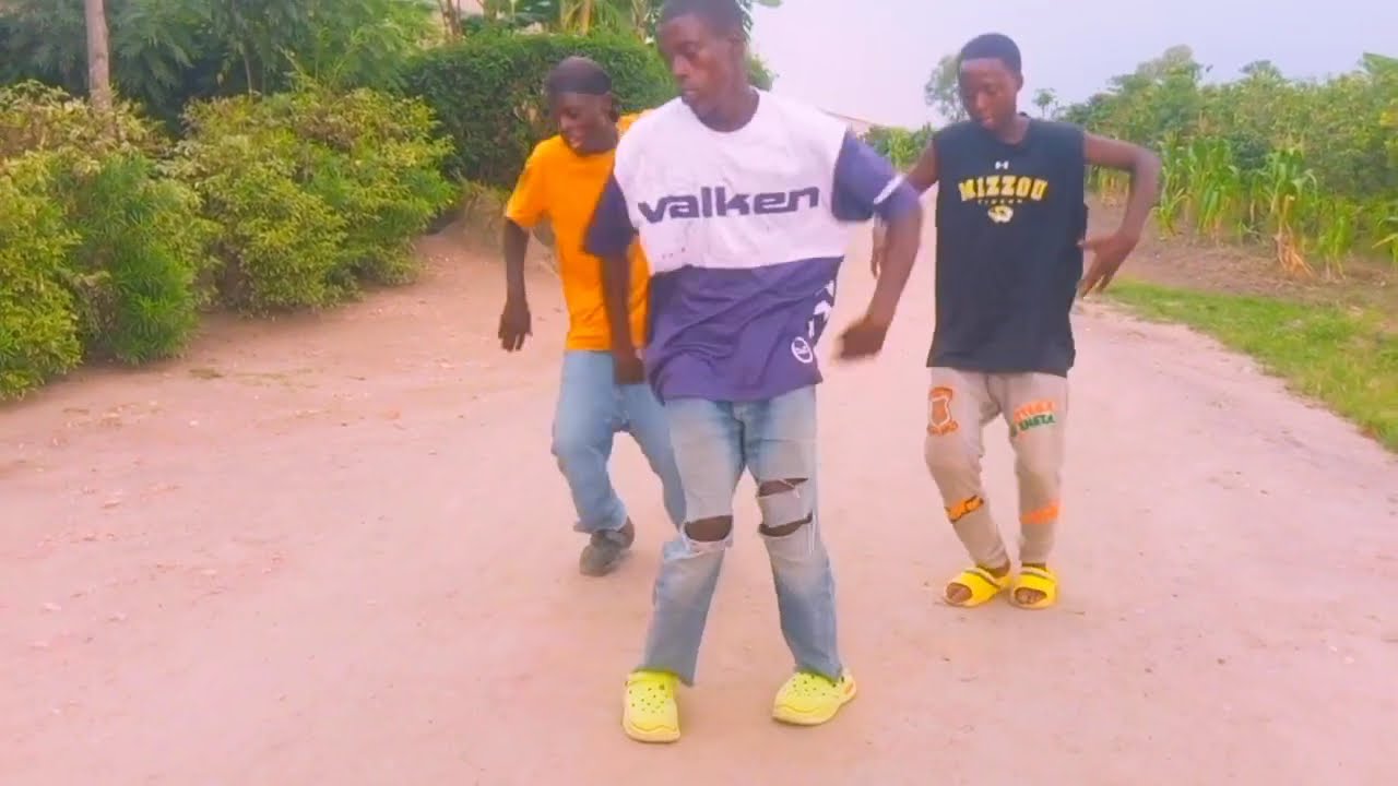 Amapiano dancer