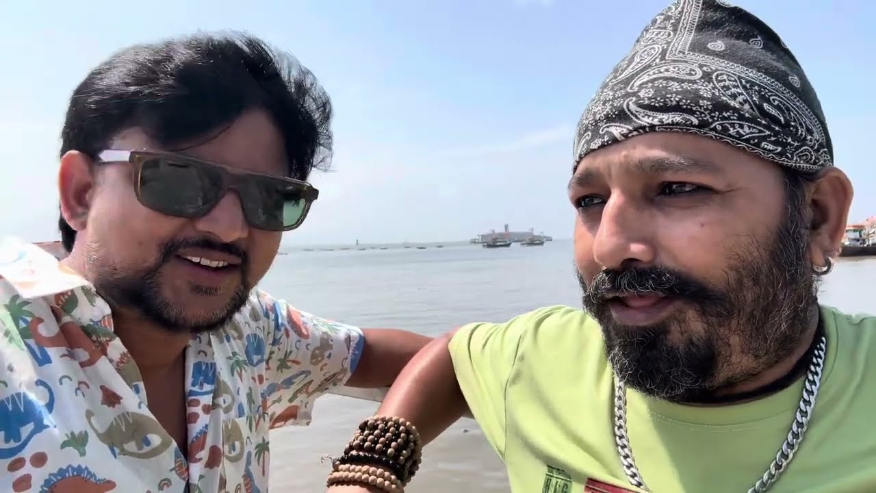 Mukesh mills blogs live #bollywood #haunted #golmaalcomedy #shingham #love #makeup #hairstyle 
