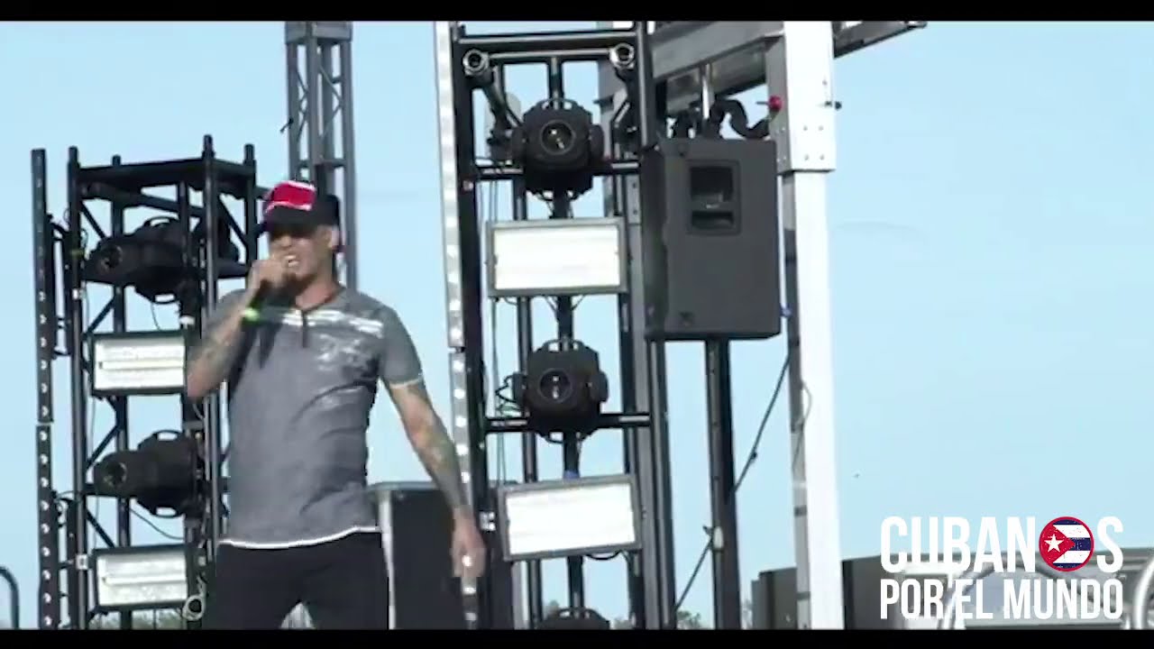 Kandyman interpreta sus clásicos en el Free Cuba Fest en Miami