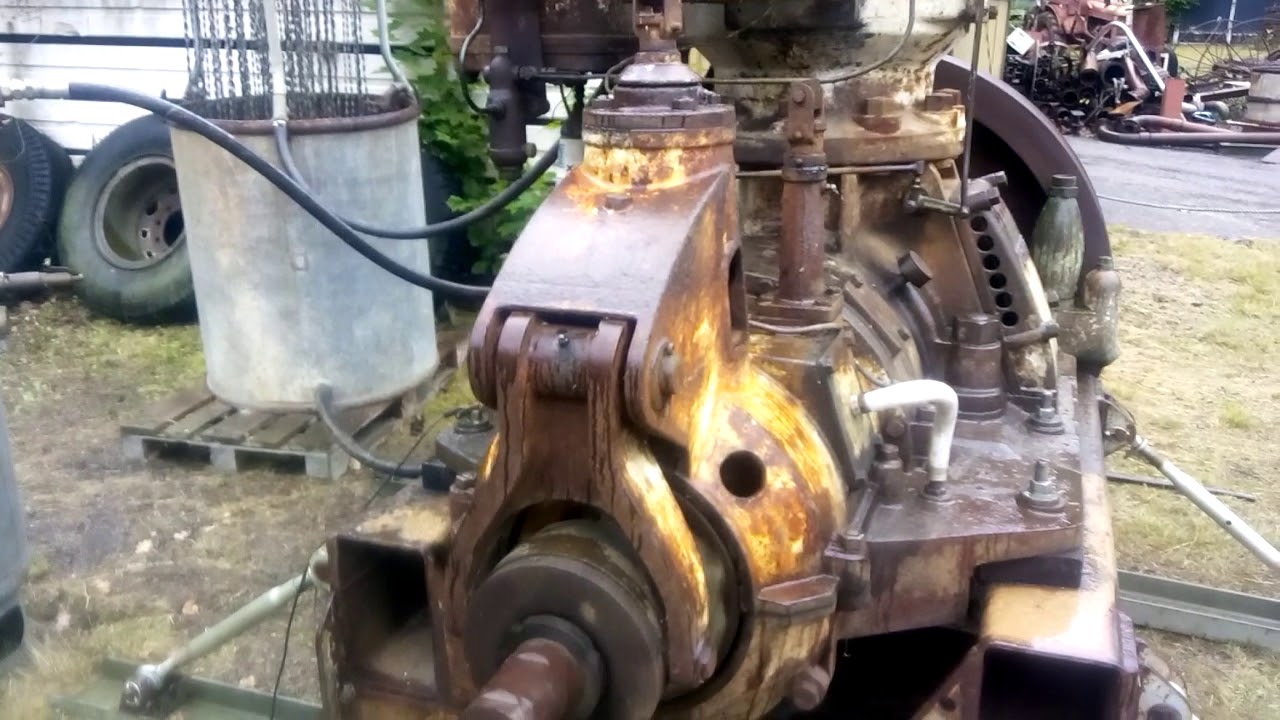 Startup and running Tuxham single cylinder 2 stroke 54 liter boat engine