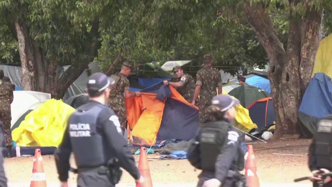 Acampamentos nas frentes dos quarteis são desmobilizados
