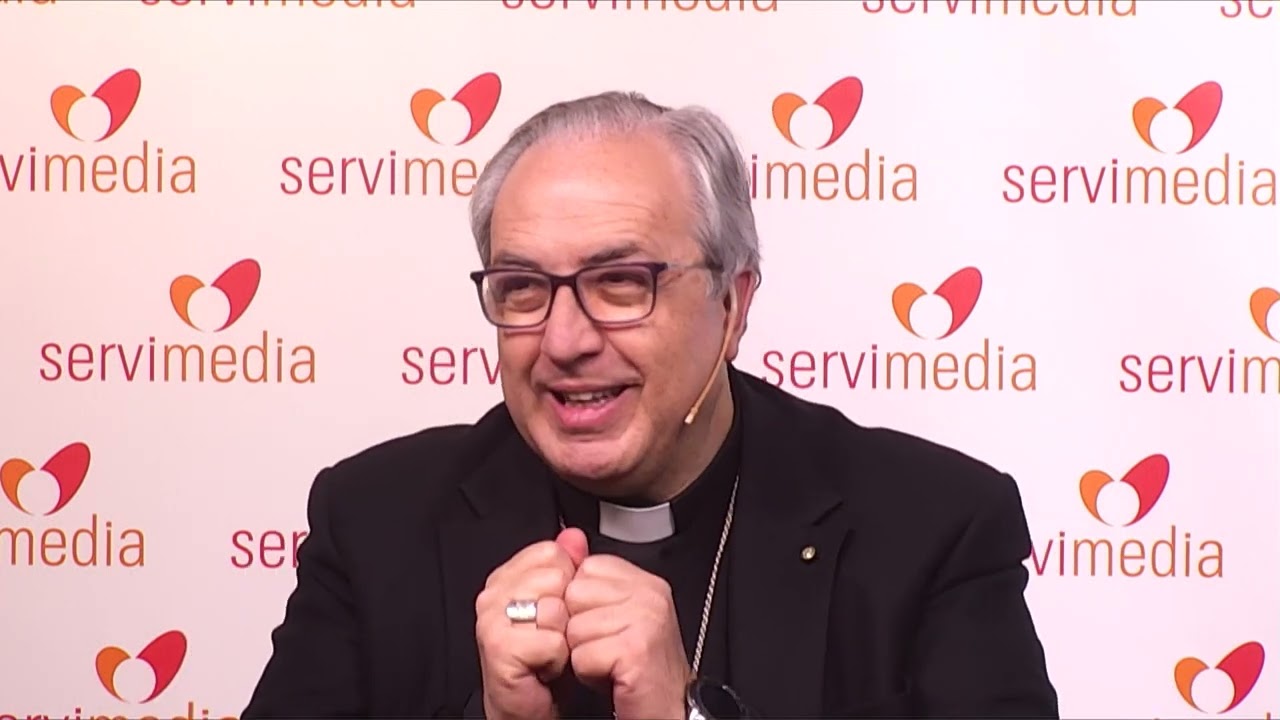 Garc&iacute;a Mag&aacute;n sobre el sacrist&aacute;n en Algeciras