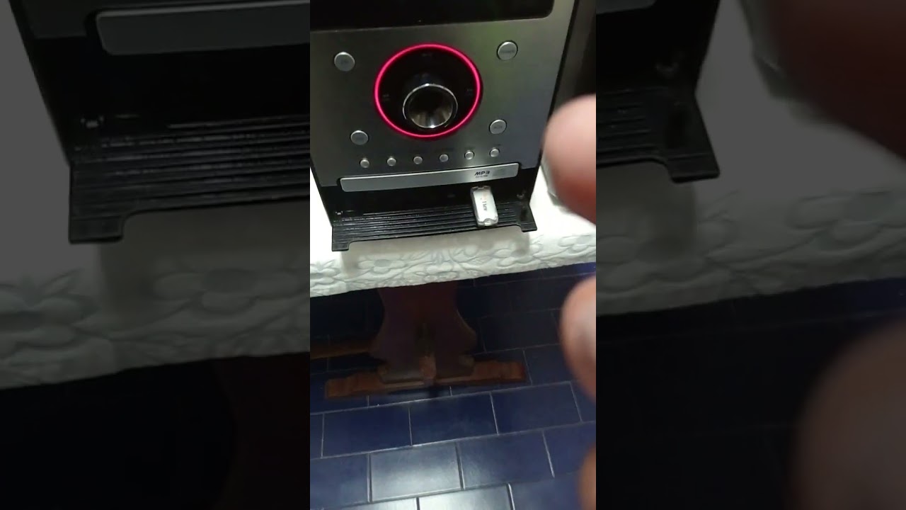 micro system LG XC102-DOU.. CD MP3, rádio FM stereo RDS. USB. aux in.