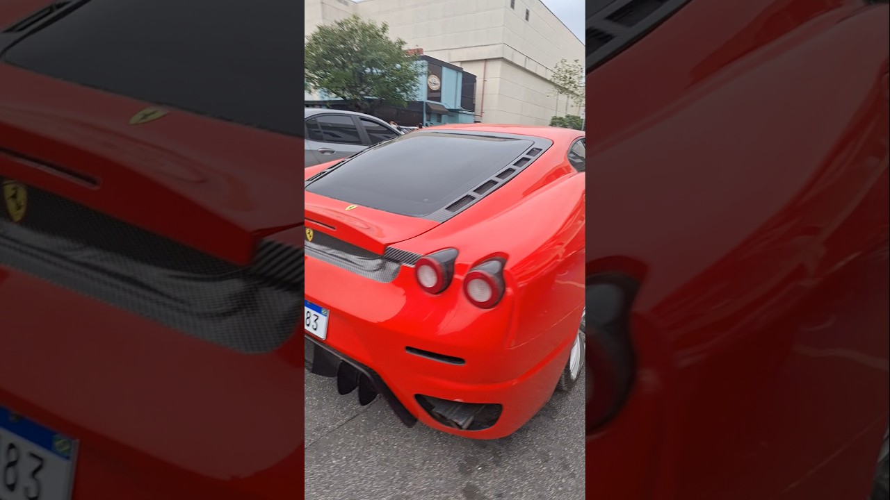 Ferrari - A gente tbm v&ecirc; por aqui!!! #carros #ferrari #carculture #pelasruas #sp #italy #ruasdesp