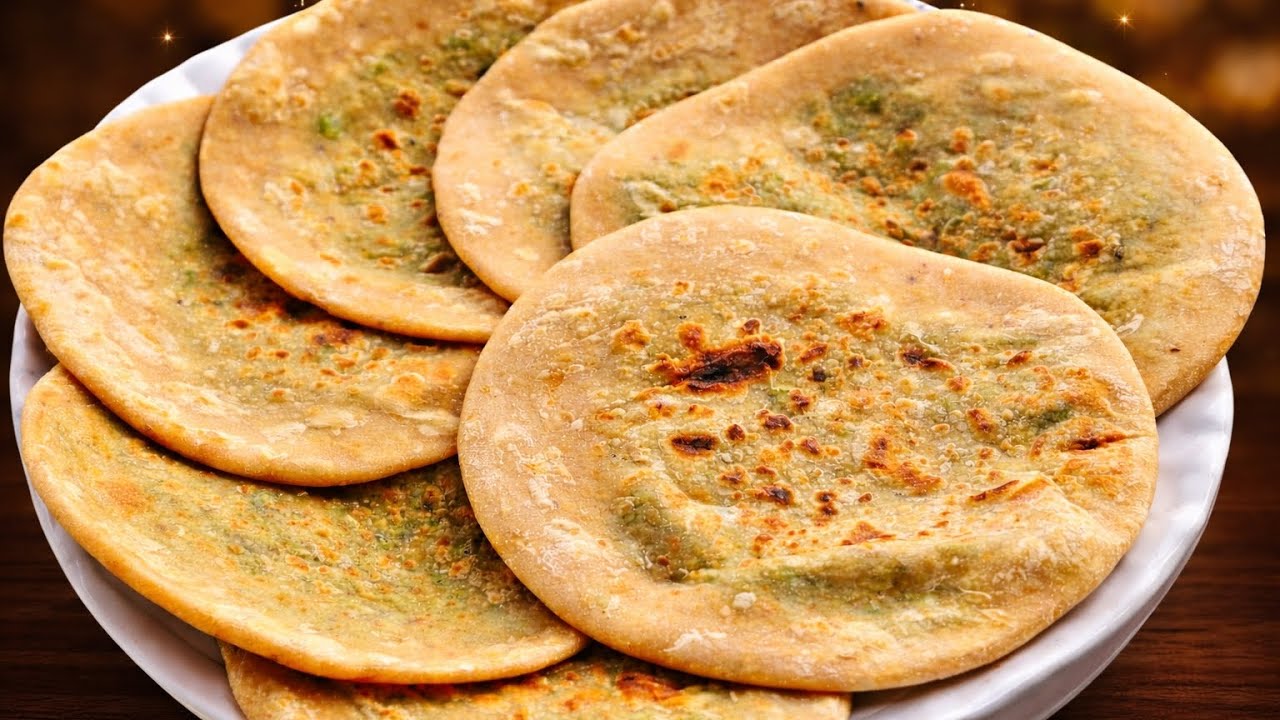 শীতের সেরা করাইশুঁটির পরোটা রেসিপি একবার বানালে বারবার করবেন | Soft & Fluffy Green Peas Paratha || 