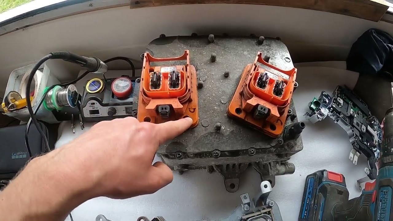 BMW i3 KLE (charger) strip down