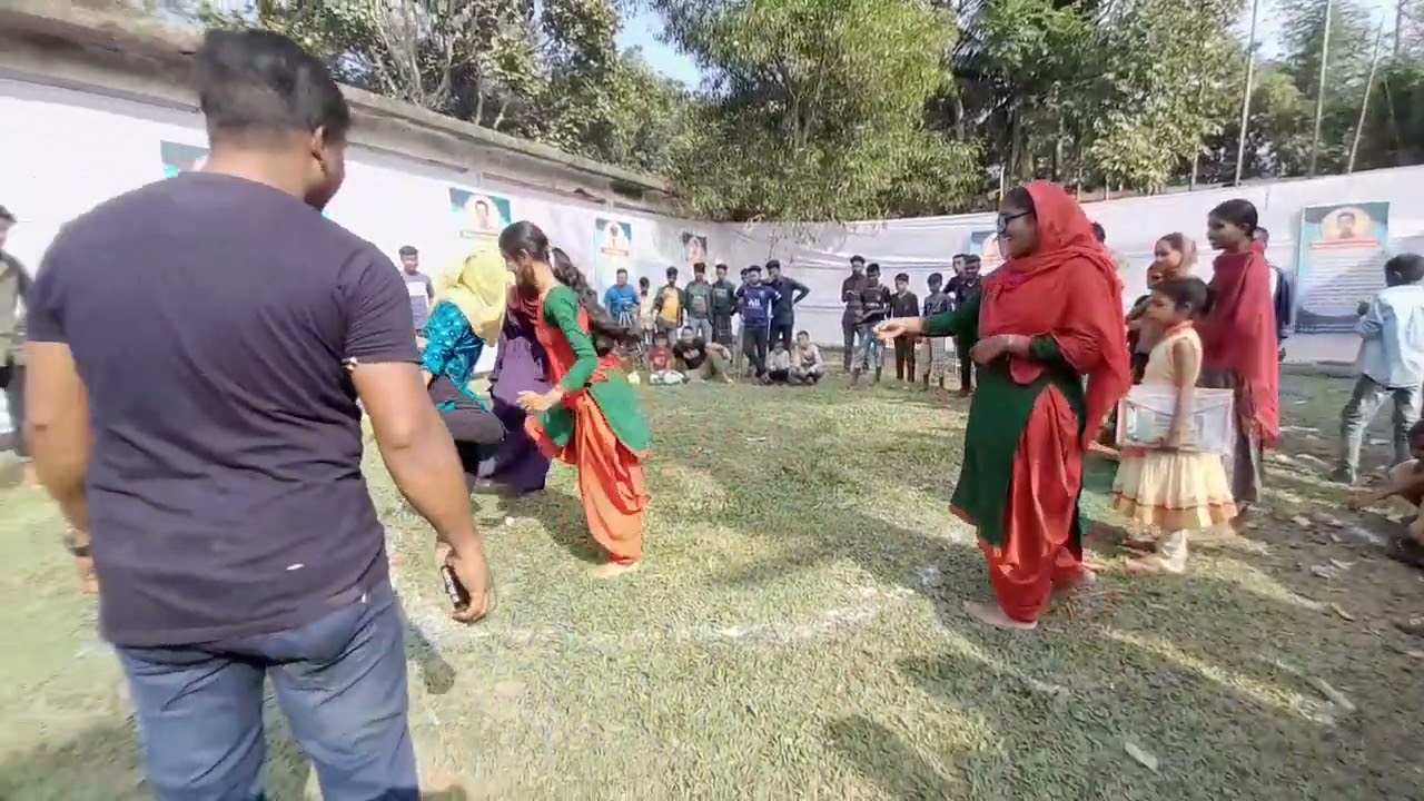 মেয়েদের মোরগ লড়াই খেলা ☺️👌😁❤️না দেখলে মিস করবেন