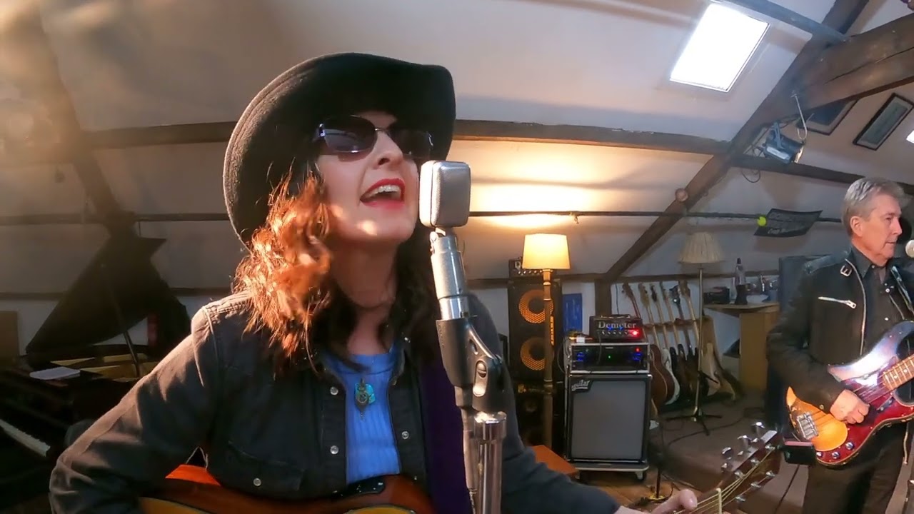 Between The Vines - Ain't Country Enough (official Video)
