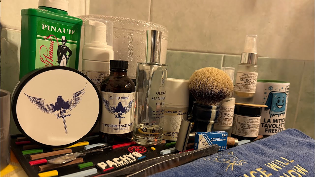 Fougère Angelique by Barrister and Mann-Mühle Rocca R95 manico betulla-Two band by Boti Brushes