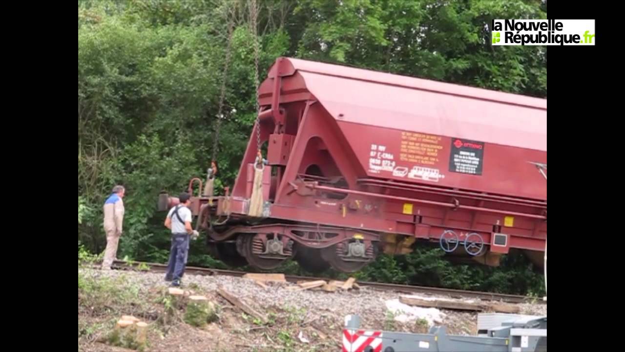 VIDEO.Travaux sur la ligne Argy-Buzançais après le déraillem