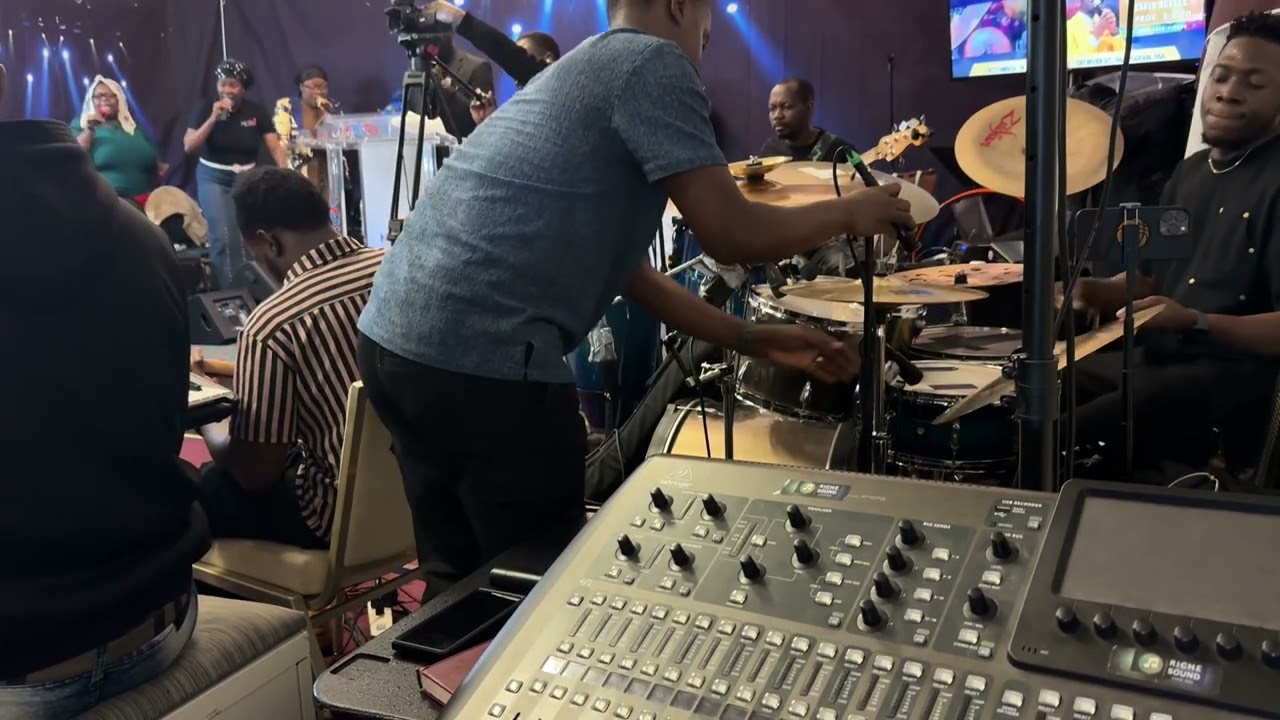 Pa gen lot tankou w, louwanj tet pati #gospel #christianmusic #church #konpa #worshipmusic 