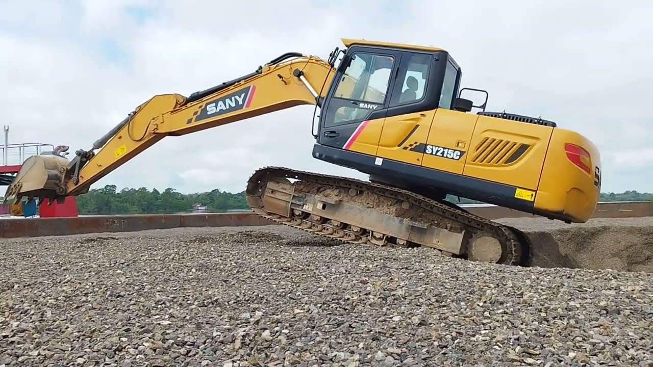 Tahap bongkar batu loading di tongkang