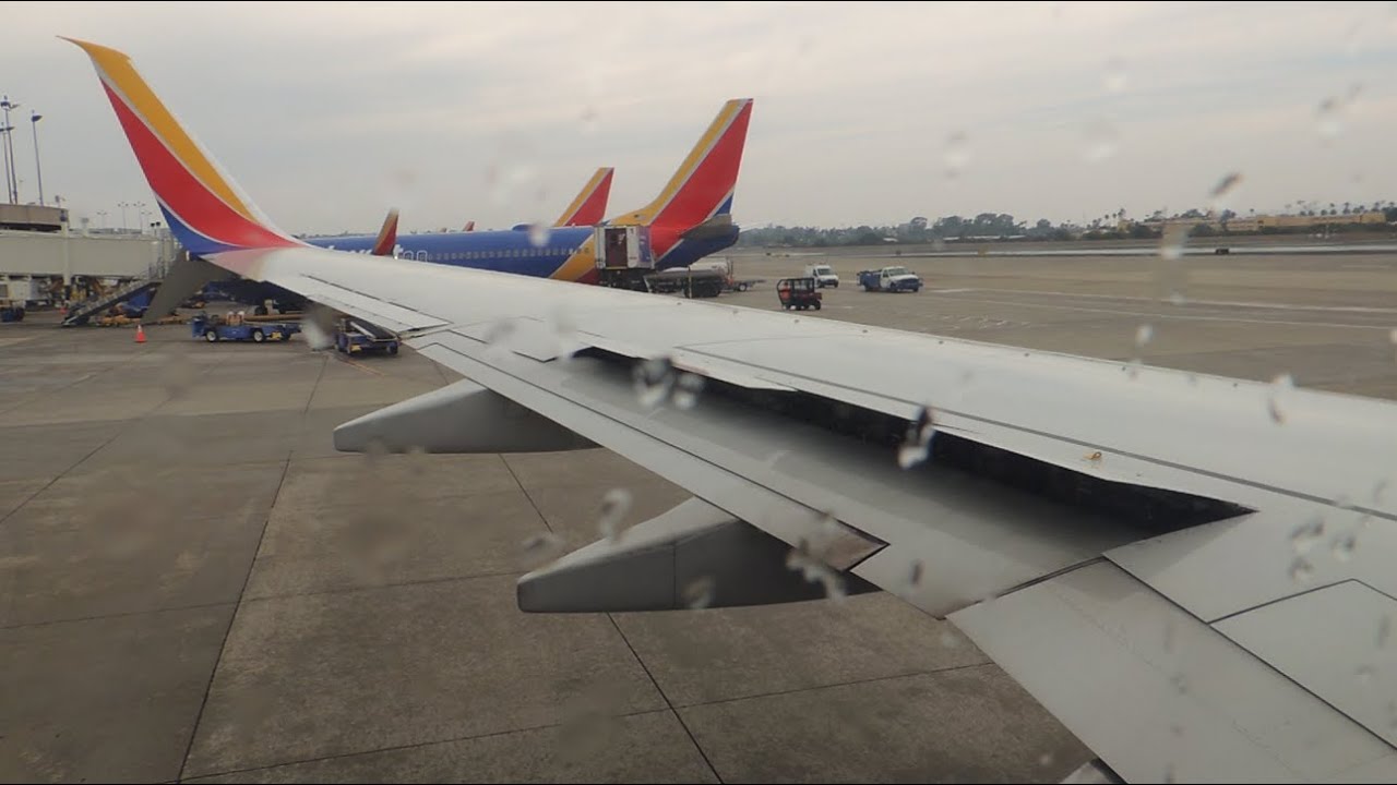 Southwest Airlines Boeing 737-700 [N7752B] pushback, start up, and takeoff from SAN