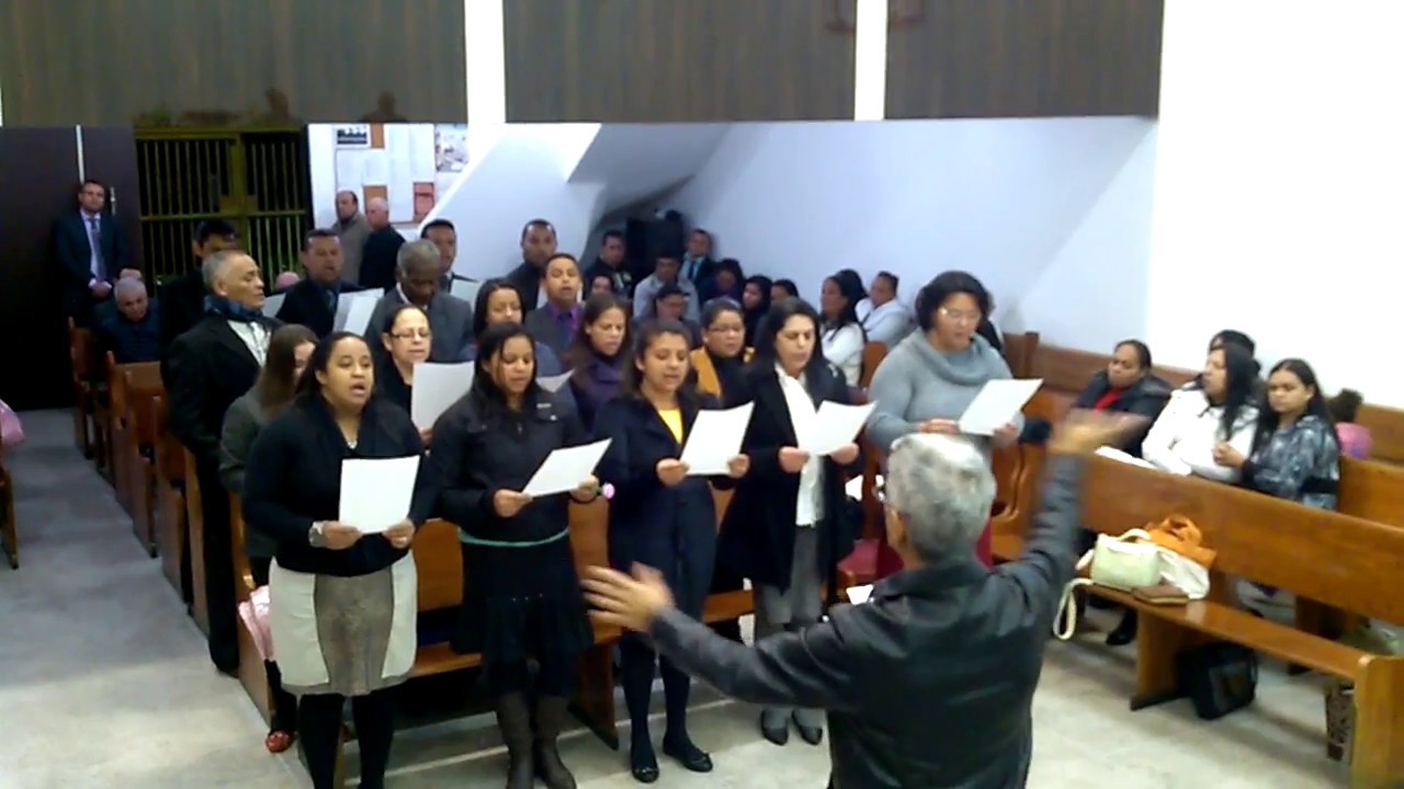 Apresentação do hino Amor Fraternal em 2014