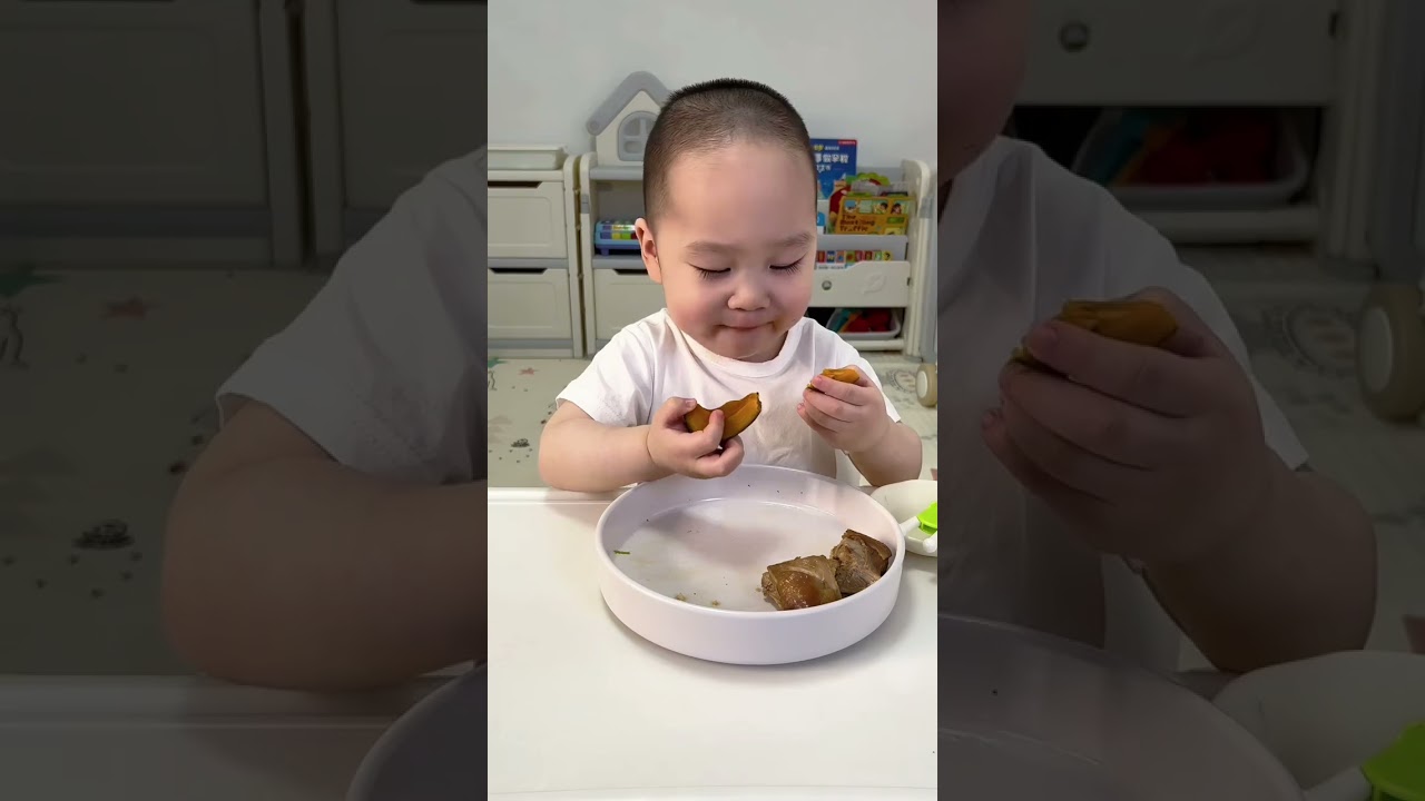 叮🛎️！玩具归队，书本列阵，干饭人正式上线！#寶寶吃飯#小吃貨的日常