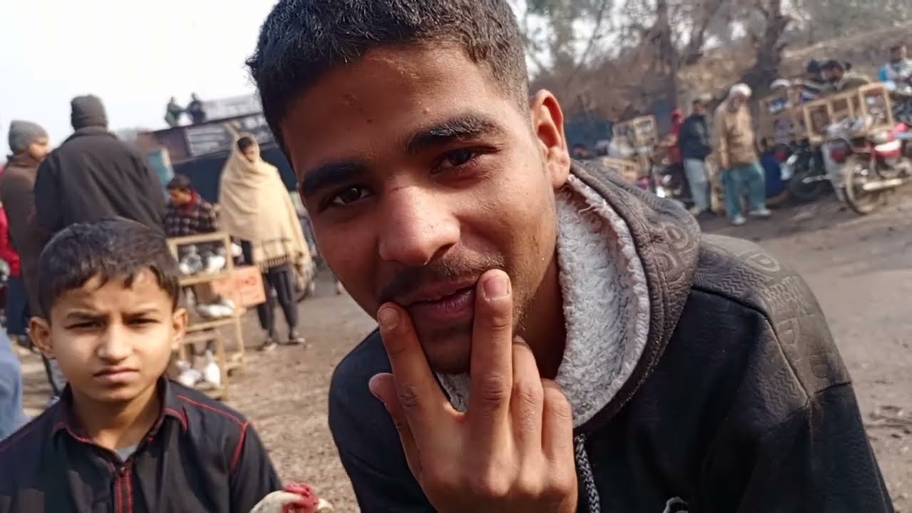 ما شاء اللہ اج پھر بازار میں رونق لگ گئی ہے