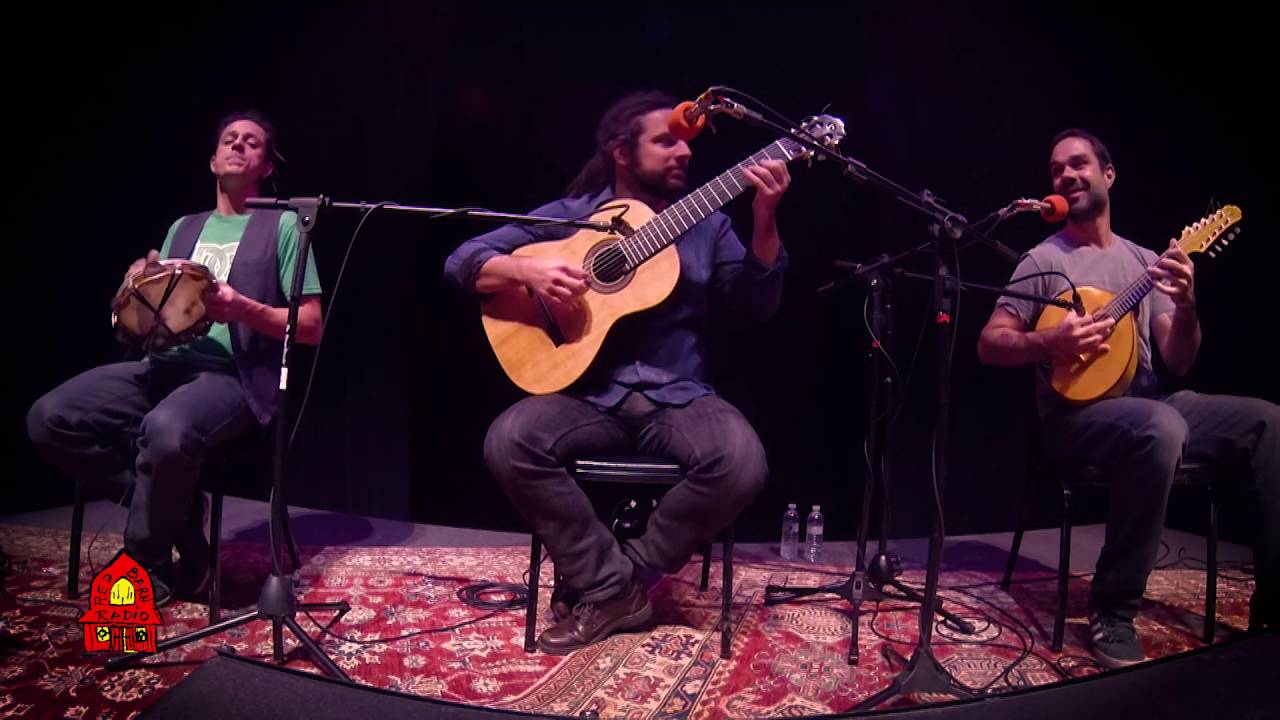 Caminhando - Trio Brasiiero