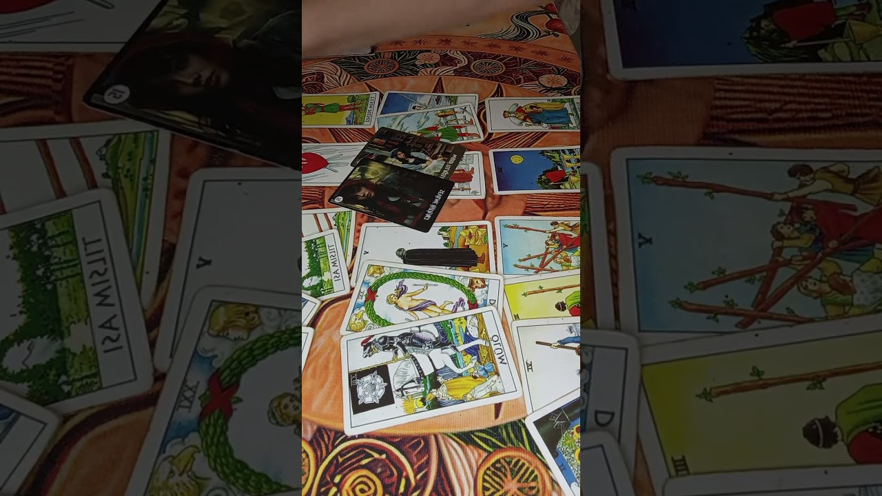Aklındaki kişi 3. Kişi ile ne durumda?.        #tarot #tarotreading #tarotcards #love 