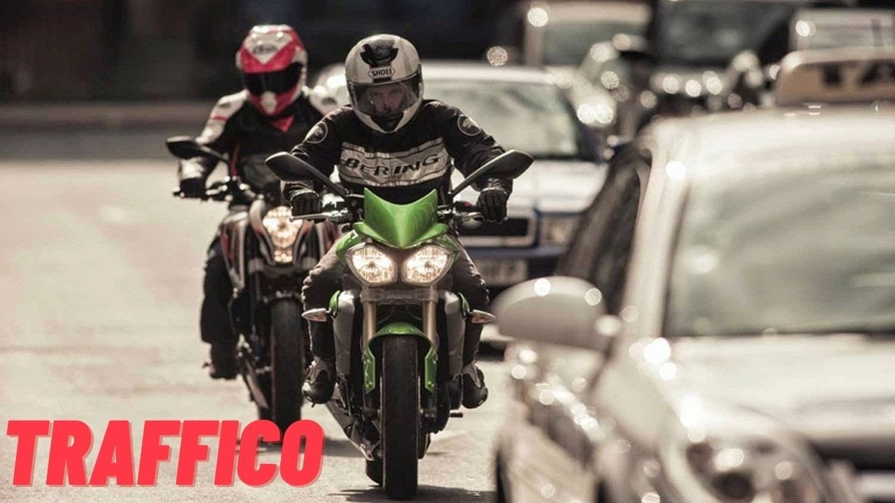 TRUCCHI E CONSIGLI per GUIDARE la MOTO in CITTA'