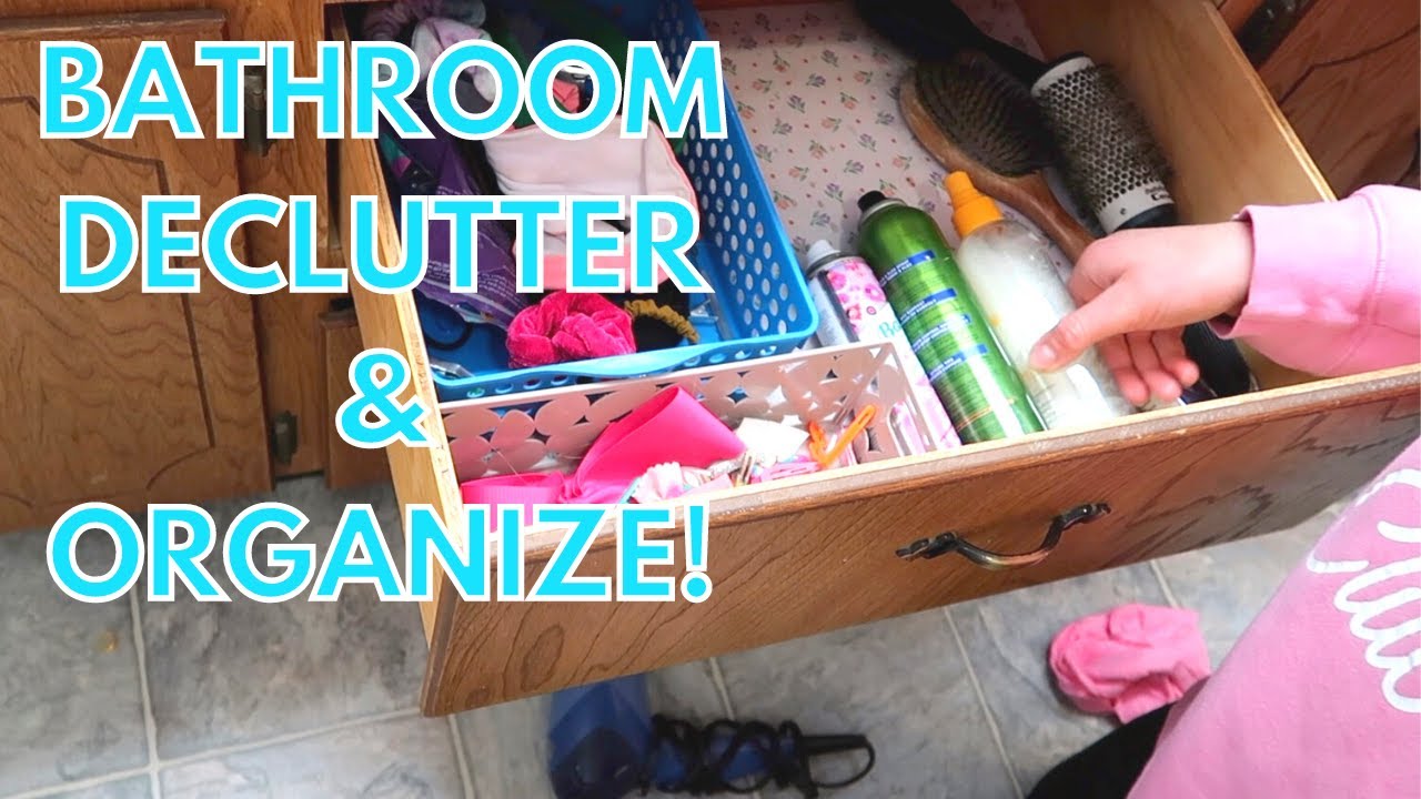 Bathroom Declutter & Organize with me - Day 18 Spring Declutter Challenge
