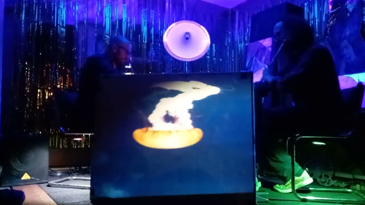 LLIAN live at Un Peu, Brussels