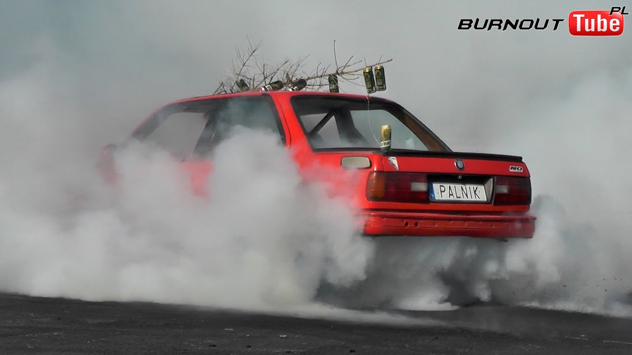 Palenie gumy na piątym biegu  BMW E30 3.0 V8 
