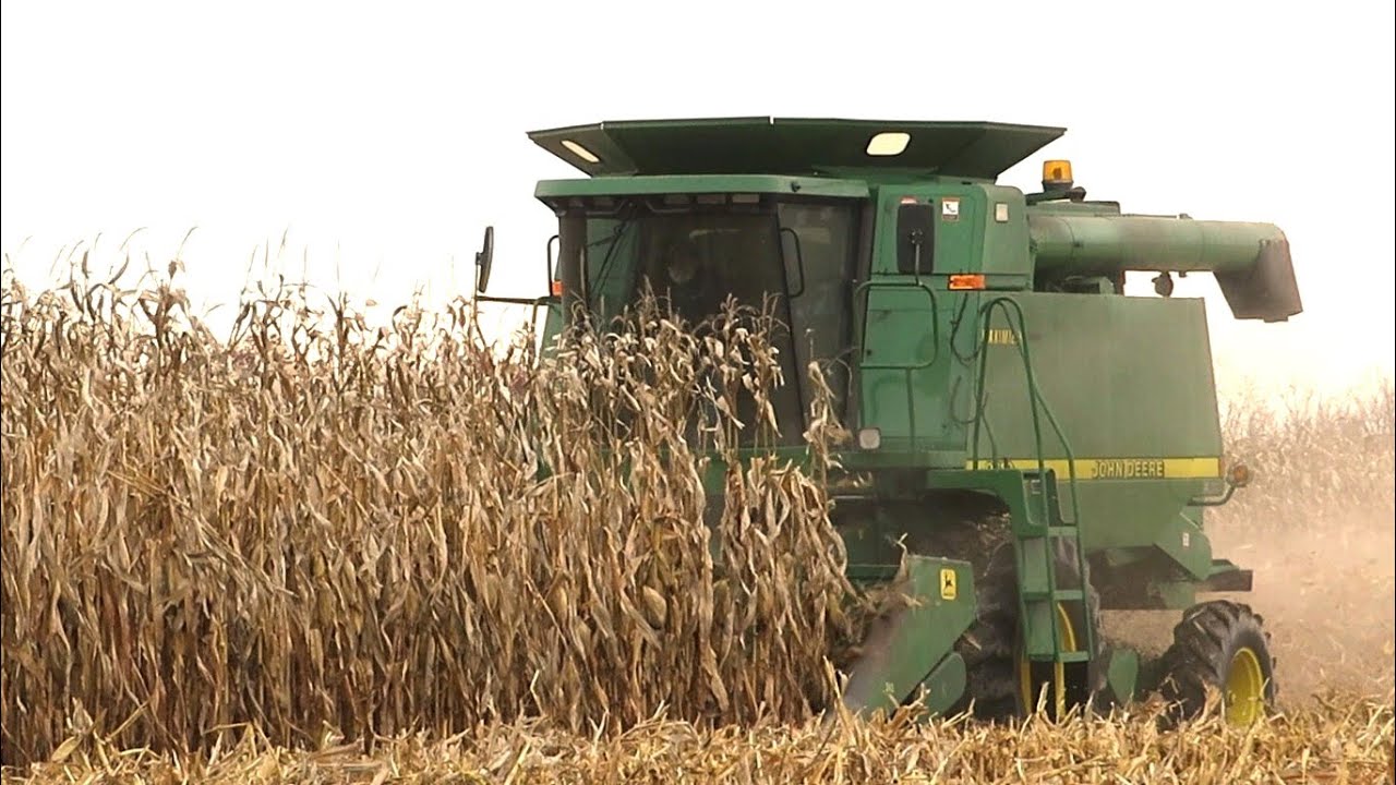 Harvest 2020 | John Deere 9400 Combine Harvesting Corn | Corn Harvest 2020 Ontario, Canada