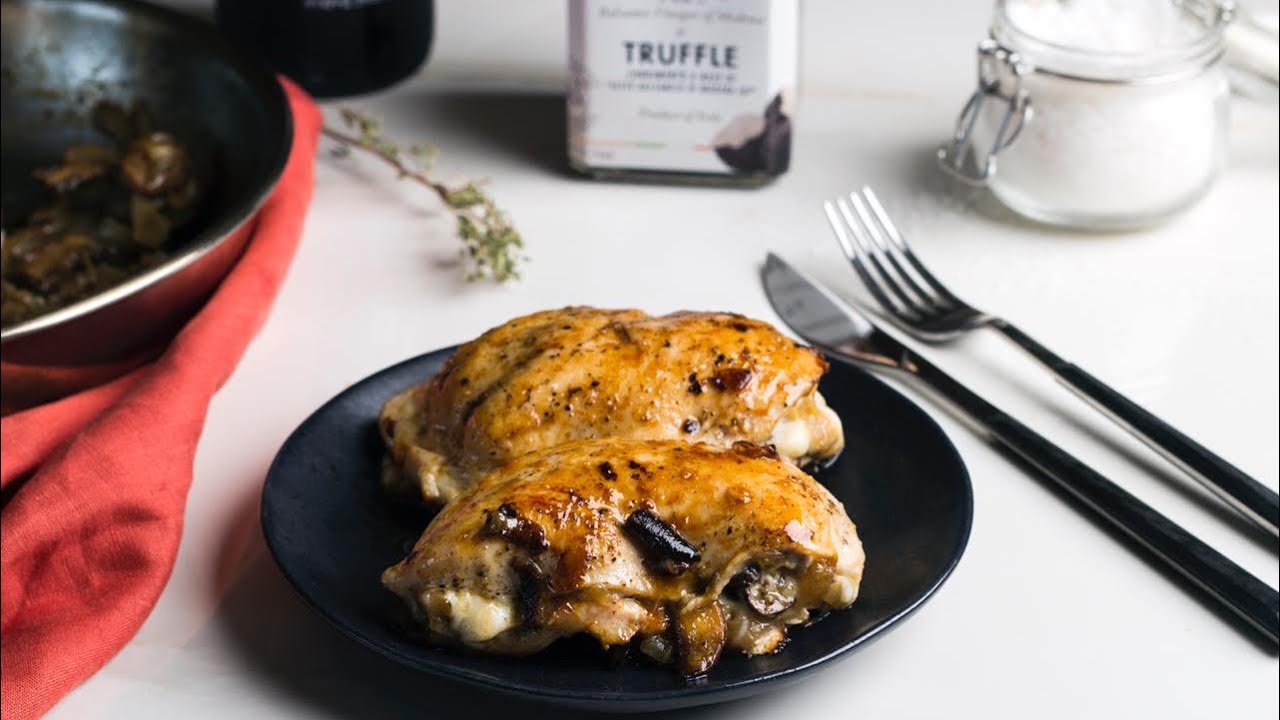 صدور دجاج محشيه بالبصل المكرمل والفطر Chicken breasts stuffed w/ Caramelized onions & mushroom