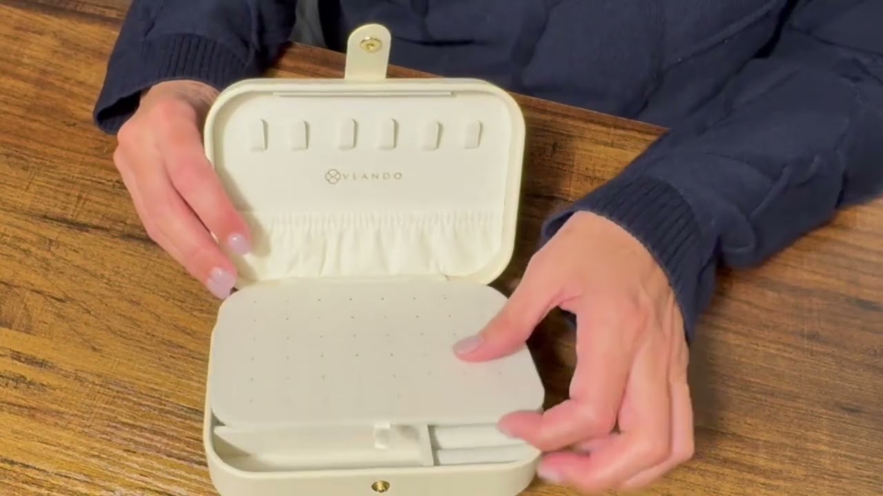 Vlando Travel Jewelry Case Review &ndash; Compact, Elegant & Perfect for On-the-Go Organization