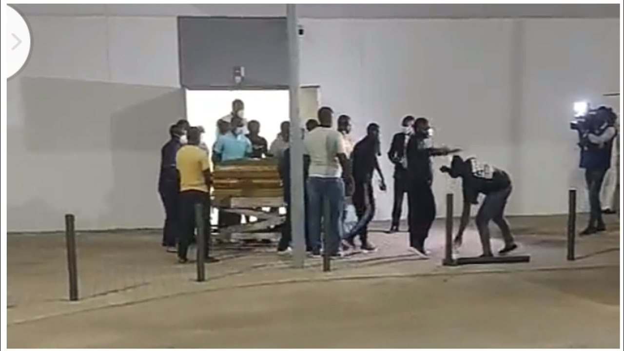 Corpo do NAGRELHA Saindo do Hospital