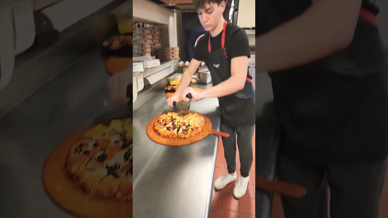 ROUND TABLE PIZZA  