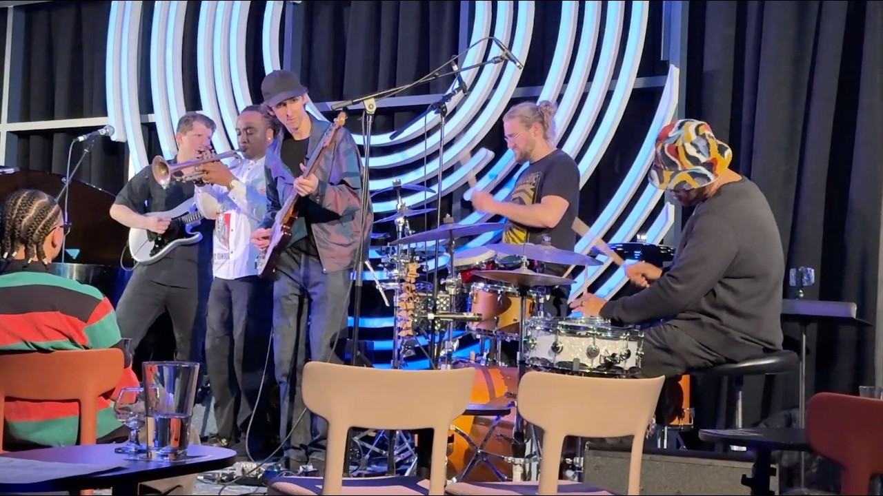 The Parrisian Live Band - Crazy Race