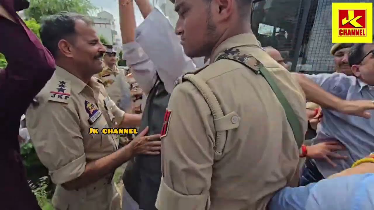 Hung@ma police ने किया गिरफ्तlर, trikuta nagar से live