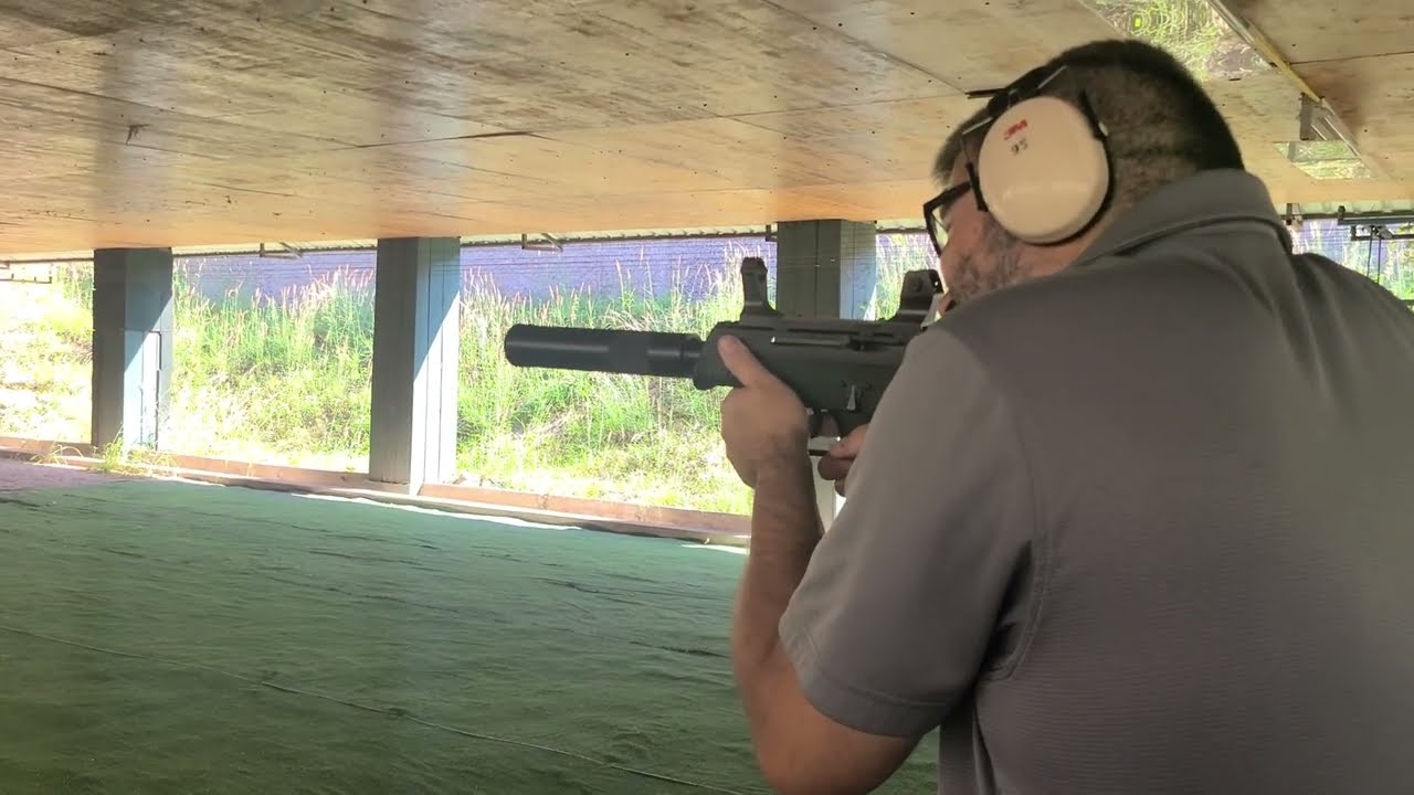 Shooting the Chinese JS 9mm SMG, aka CS/LS2